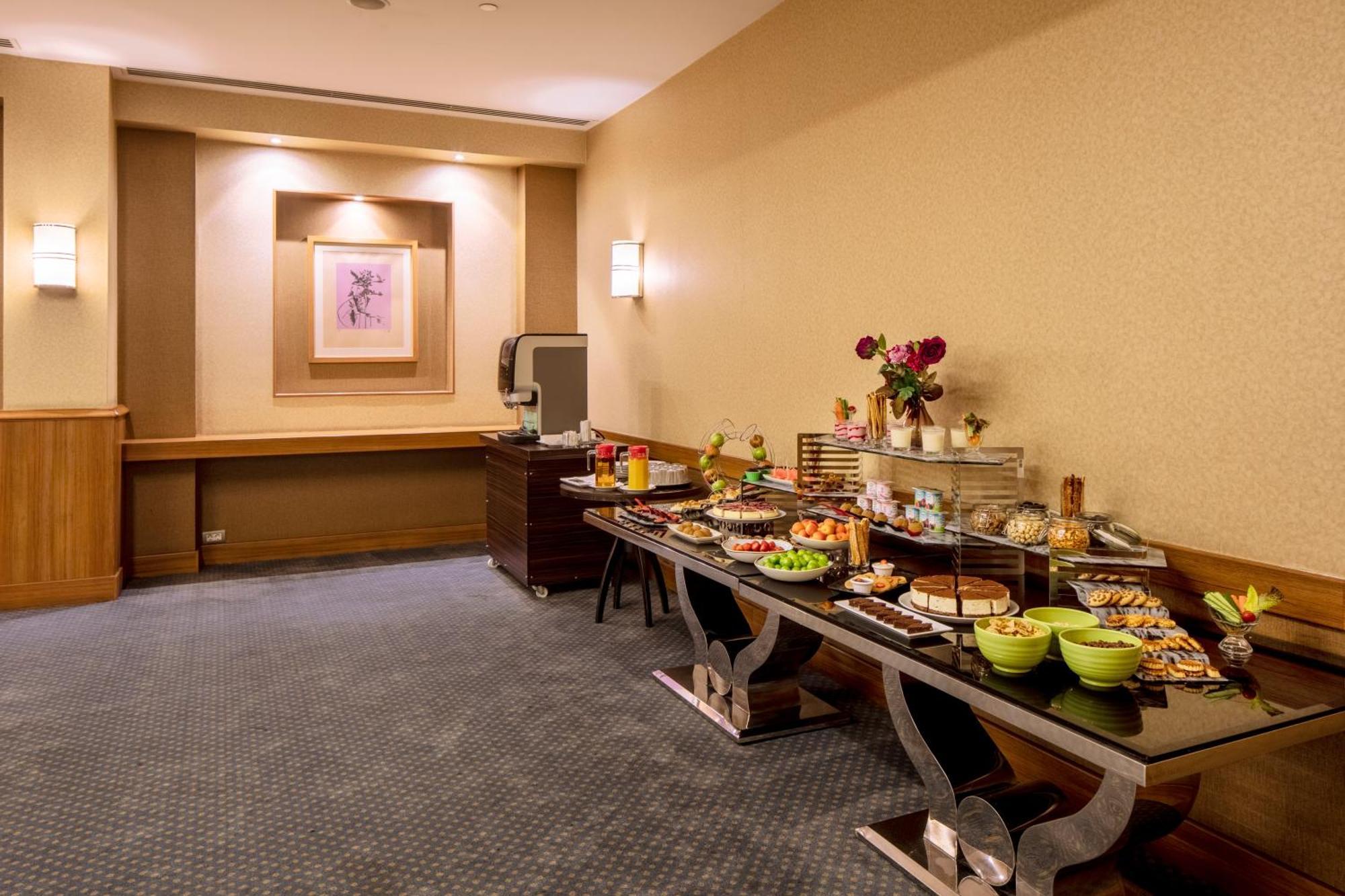 Holiday Inn Sisli By Ihg Stambuł Zewnętrze zdjęcie