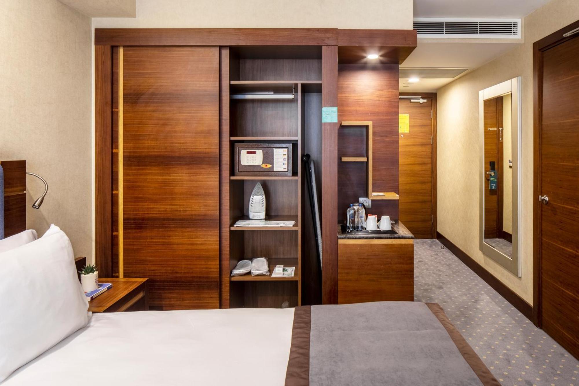 Holiday Inn Sisli By Ihg Stambuł Zewnętrze zdjęcie