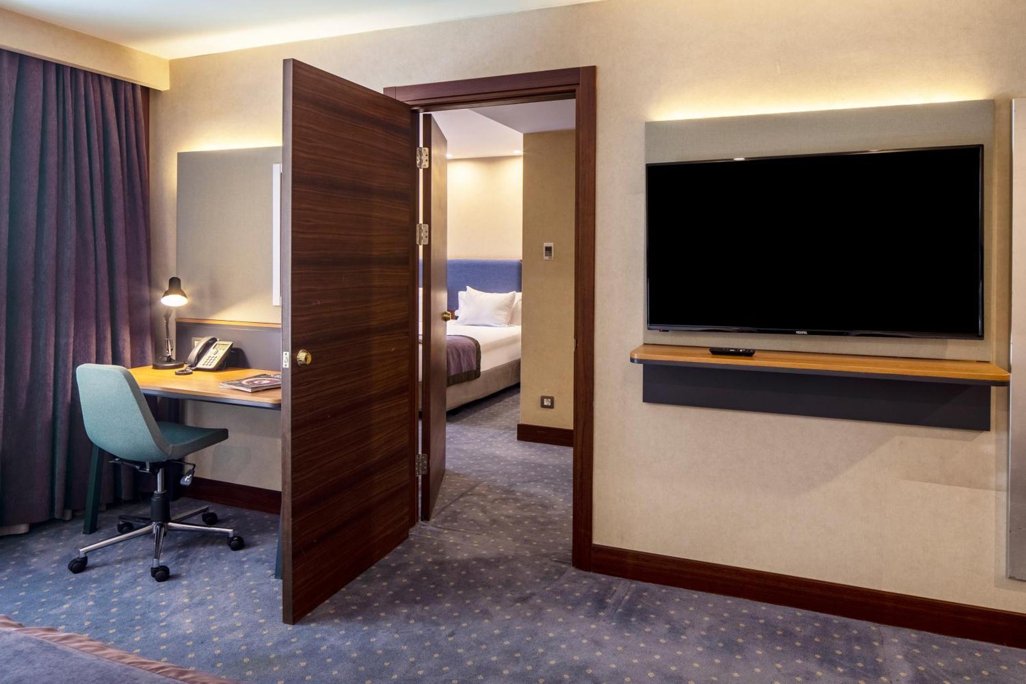 Holiday Inn Sisli By Ihg Stambuł Zewnętrze zdjęcie