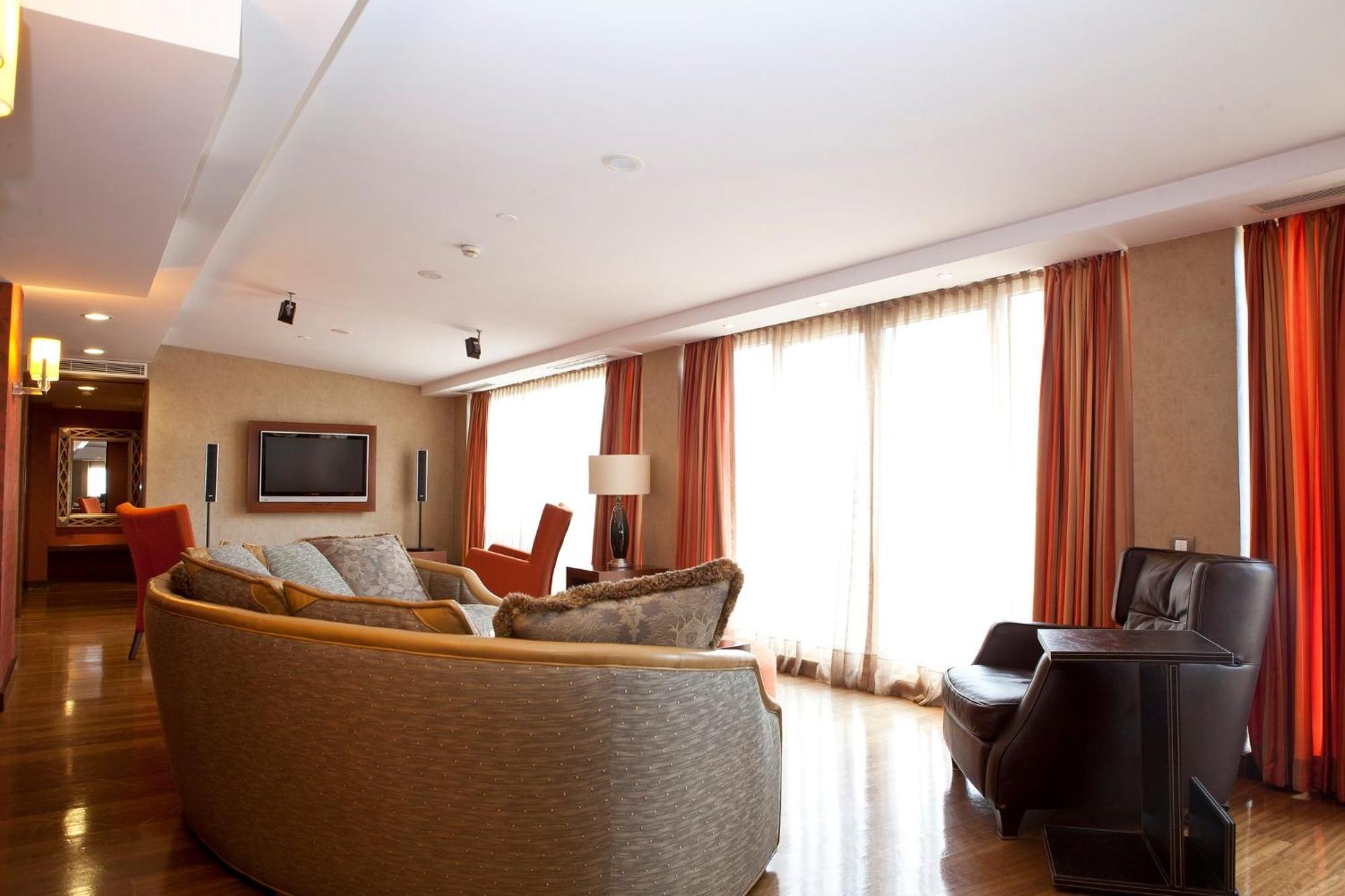 Holiday Inn Sisli By Ihg Stambuł Zewnętrze zdjęcie