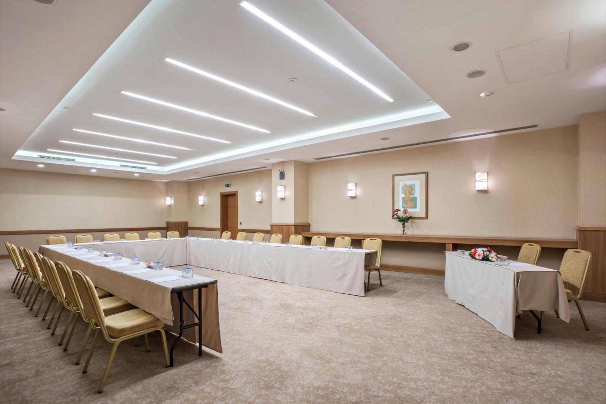 Holiday Inn Sisli By Ihg Stambuł Zewnętrze zdjęcie