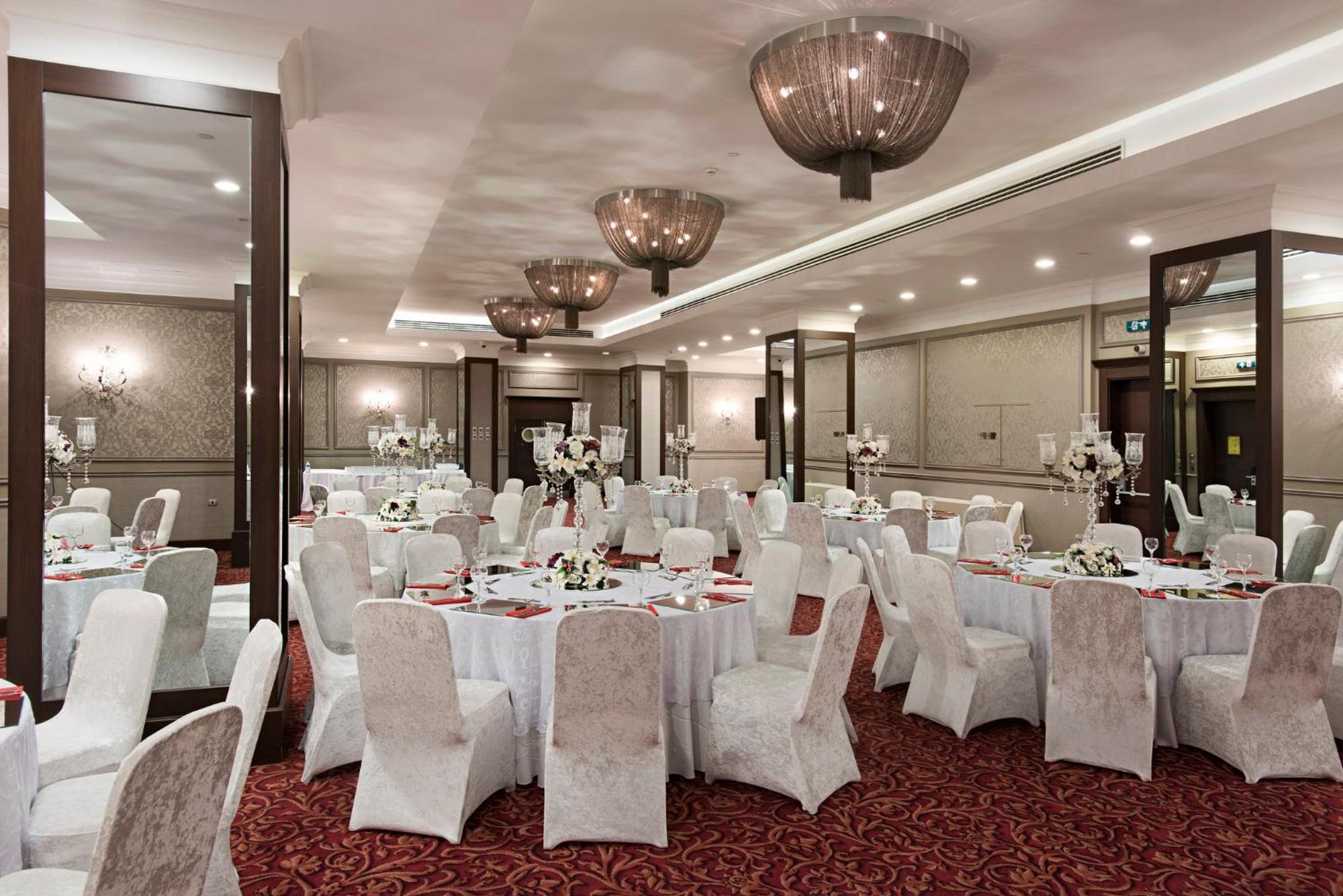 Holiday Inn Sisli By Ihg Stambuł Zewnętrze zdjęcie