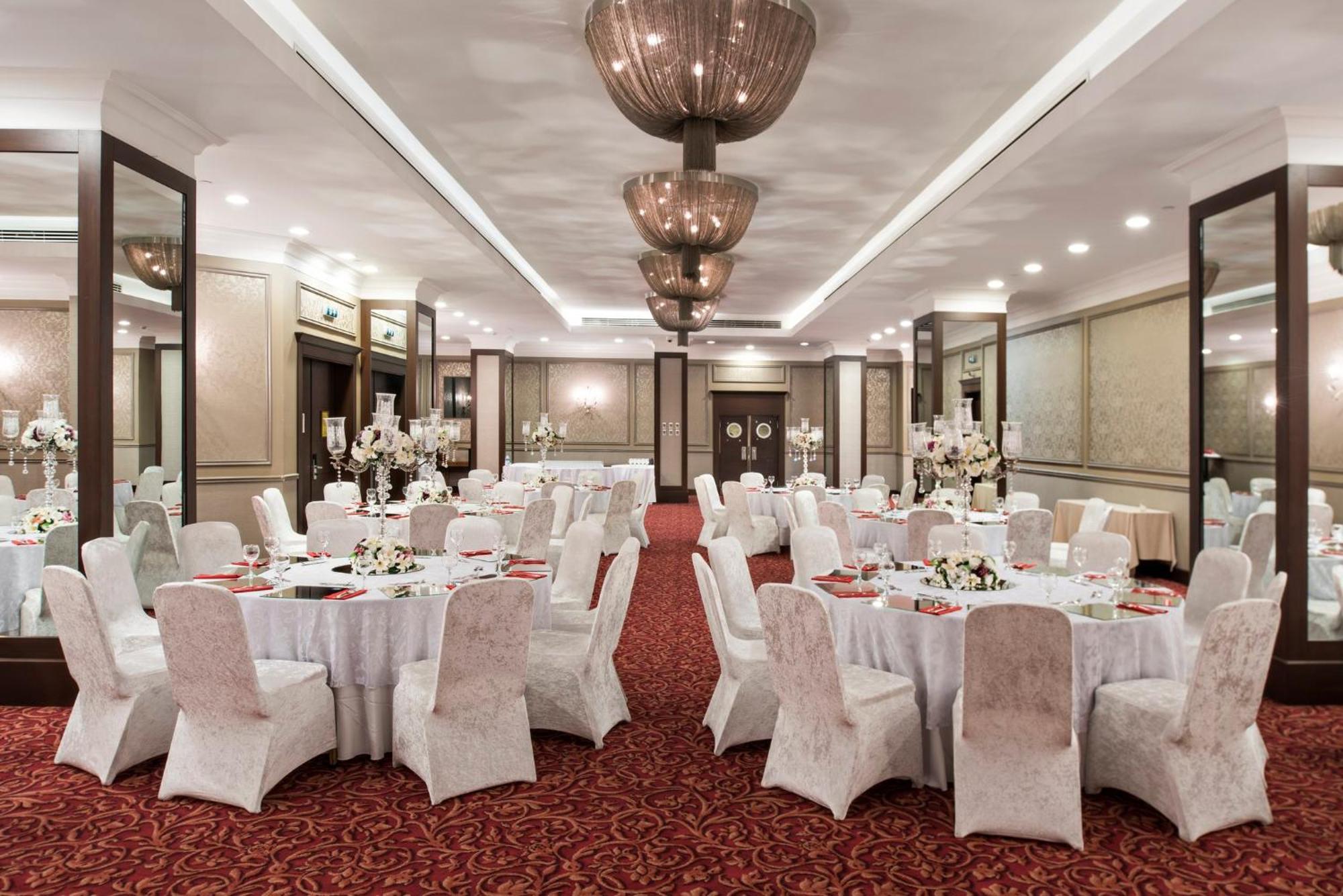 Holiday Inn Sisli By Ihg Stambuł Zewnętrze zdjęcie
